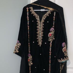 Pakistani 3 PC. Fancy Velvet Dress ZAAVIAY ELNARA Shirt 48” Long